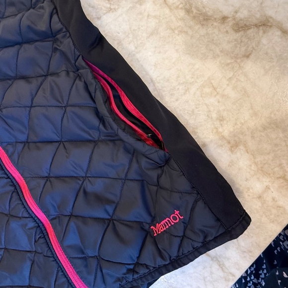 Marmot Women's Size S Black Quilted Full Zip Jacket Breast Cancer Awareness - Picture 7 of 7